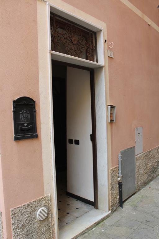 A Due Passi Dal Mare Hotell Moneglia Exteriör bild